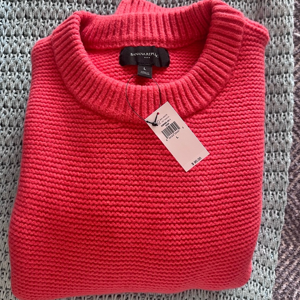 NWT Banana Republic Women’s Coral Chunky Crewneck Sweater